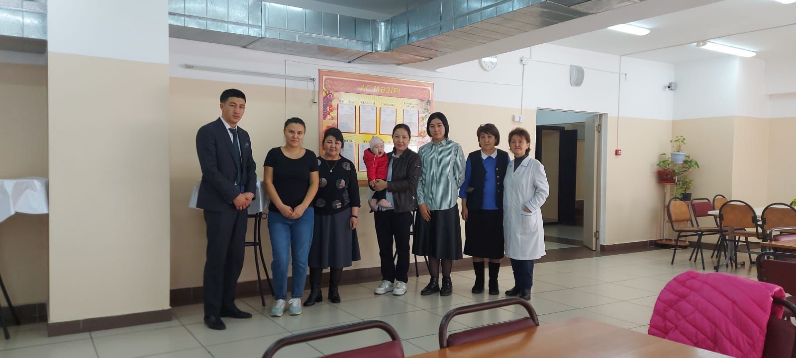 14.03.2023 Брокераждық комиссия мүшелері және ата-аналар кезекті асхананың санитарлық жағдайға сәйкес келуін, тазалығын,тамақтың құнарлылығын,күнделікті мәзірге сәйкес келуіне тексеру жүргізілді.Нәтижесі қалыпты деңгейде.