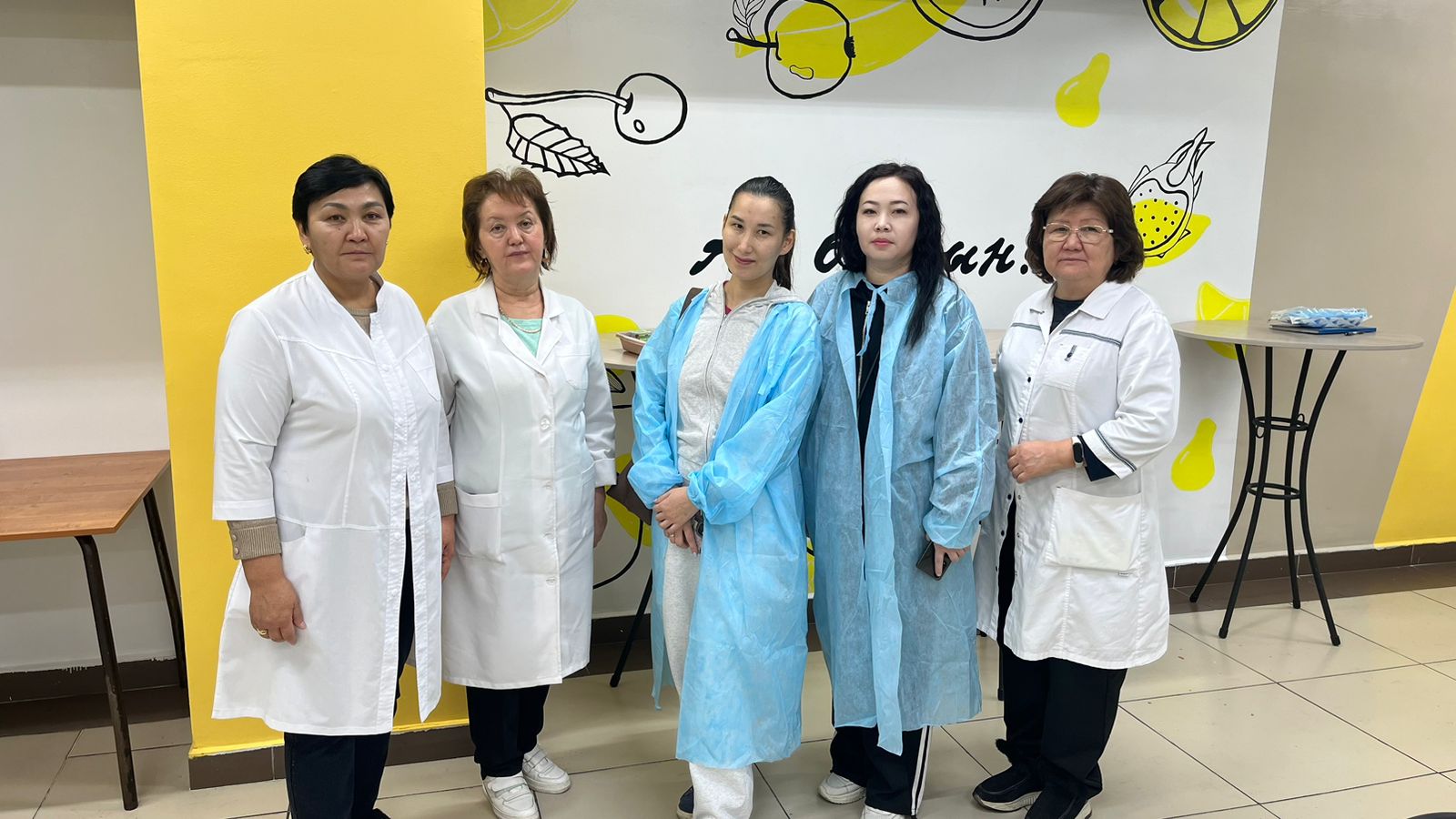 27.11.2024 Брокераждық комиссия және 2 "Ә ,Б сынып "Сепенова А.Кожамуратова Ж кезекті асхананың санитарлық жағдайға сәйкес келуін, тазалығын,тамақтың құнарлылығын,күнделікті мәзірге сәйкес келуіне тексеру жүргізілді.Нәтижесі қалыпты деңгейде.